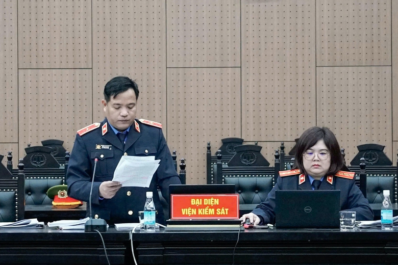 Nhận hối lộ hơn 4 tỷ, một cựu ph&oacute; gi&aacute;m đốc sở bị đề nghị đến 14 năm t&ugrave;- Ảnh 1.