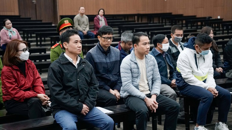 Cựu Phó giám đốc Sở: Bị cáo thấy việc đưa người về cách ly Covid-19 là cơ hội kiếm tiền- Ảnh 2. Cựu Phó giám đốc Sở: Bị cáo thấy việc đưa người về cách ly Covid-19 là cơ hội kiếm tiền- Ảnh 2.