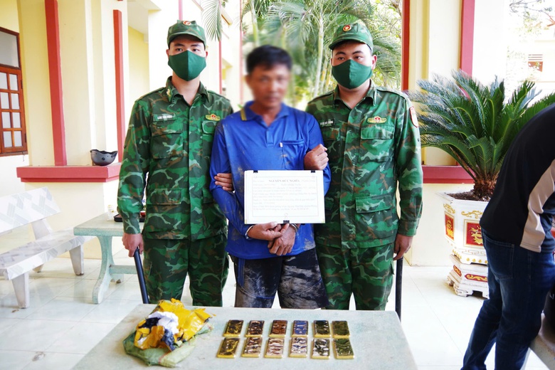 An Giang: Bắt giữ hơn 12kg vàng lậu vận chuyển qua biên giới- Ảnh 2. An Giang: Bắt giữ hơn 12kg vàng lậu vận chuyển qua biên giới- Ảnh 2.