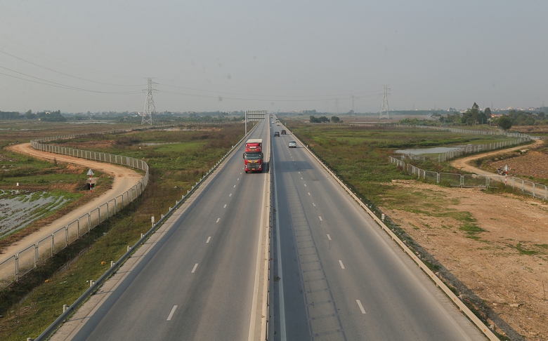 Tập trung GPMB, sớm x&acirc;y dựng trạm dừng nghỉ tr&ecirc;n cao tốc qua Nghệ An- Ảnh 1.