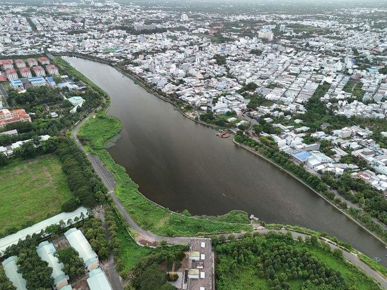 Hiện trạng đối lập của hai hồ chống ngập ở trung t&acirc;m Cần Thơ- Ảnh 6.