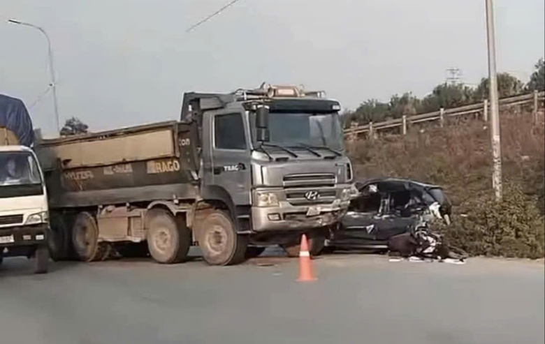 Tai nạn li&ecirc;n ho&agrave;n ở Bắc Giang, 2 người thương vong- Ảnh 1.