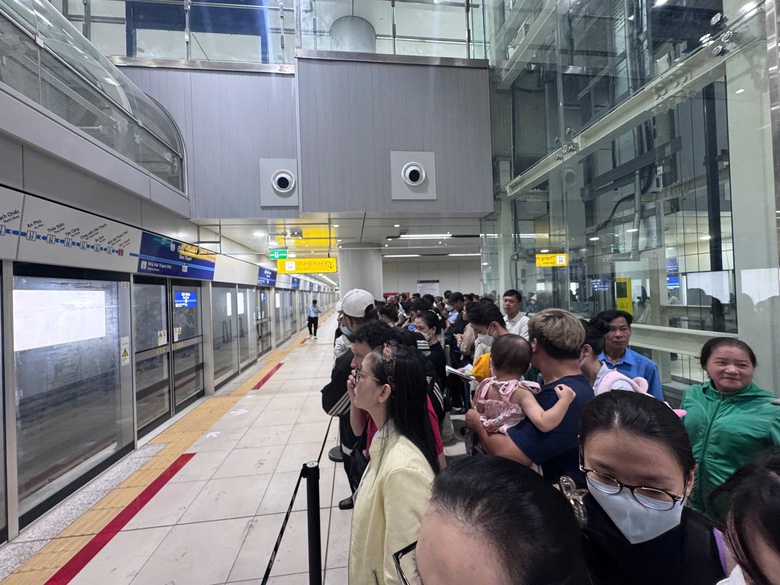 Hướng dẫn chi tiết c&aacute;ch mua v&eacute; đi metro số 1 khi thu ph&iacute; từ 21/1- Ảnh 1.