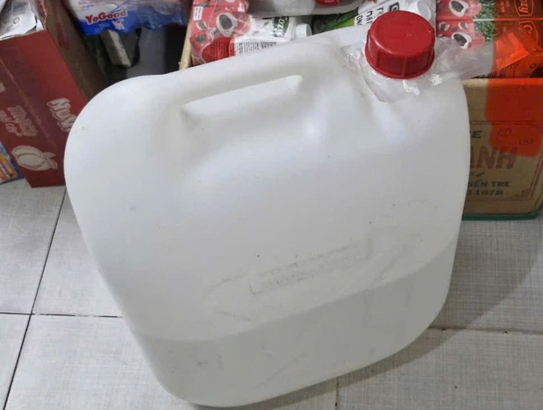 Vụ ngộ độc rượu khiến bốn người nhập viện: Xác định nguyên nhân, nguồn gốc rượu- Ảnh 1. Vụ ngộ độc rượu khiến bốn người nhập viện: Xác định nguyên nhân, nguồn gốc rượu- Ảnh 1.