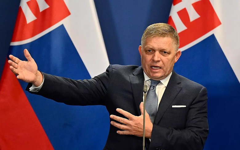 Slovakia dọa cắt điện nếu Ukraine ngừng vận chuyển kh&iacute; đốt từ Nga sang EU