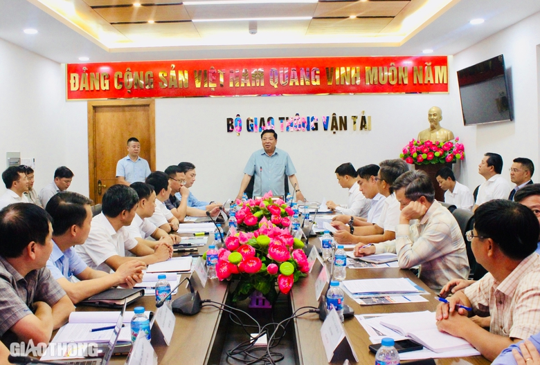 Bộ trưởng Trần Hồng Minh: Tập trung nguồn lực, duy trì tiến độ các dự án cao tốc phía Nam- Ảnh 1. Bộ trưởng Trần Hồng Minh: Tập trung nguồn lực, duy trì tiến độ các dự án cao tốc phía Nam- Ảnh 1.