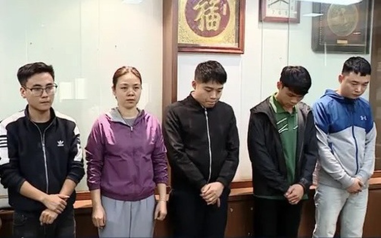 Tạm giữ 5 người li&ecirc;n quan vụ đấu gi&aacute; trả 30 tỷ đồng/m2 đất ở H&agrave; Nội