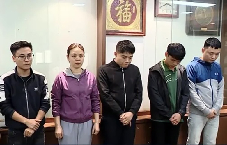 Tạm giữ 5 người li&ecirc;n quan vụ đấu gi&aacute; trả 30 tỷ đồng/m2 đất ở H&agrave; Nội- Ảnh 2.