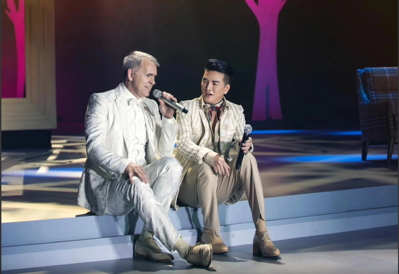 Tỷ ph&uacute; Mỹ h&aacute;t "Xin lỗi t&igrave;nh y&ecirc;u" của Đ&agrave;m Vĩnh Hưng giữa vụ l&ugrave;m x&ugrave;m kiện tụng- Ảnh 2.