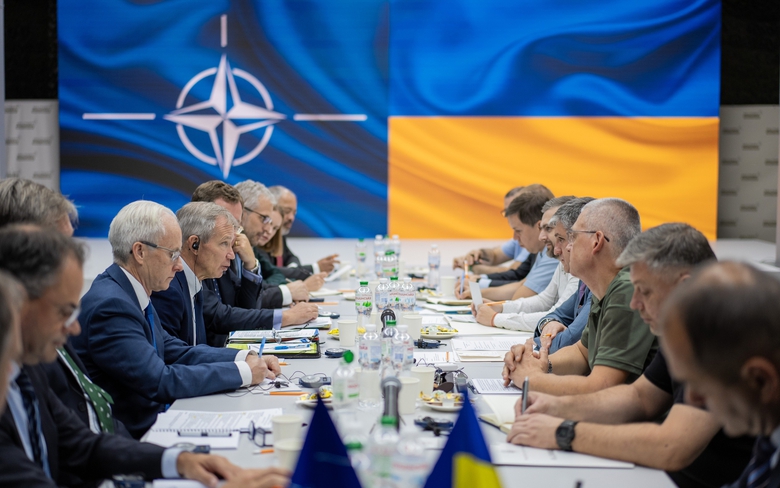 Ukraine v&agrave; &ldquo;canh bạc&rdquo; mong manh để gia nhập NATO