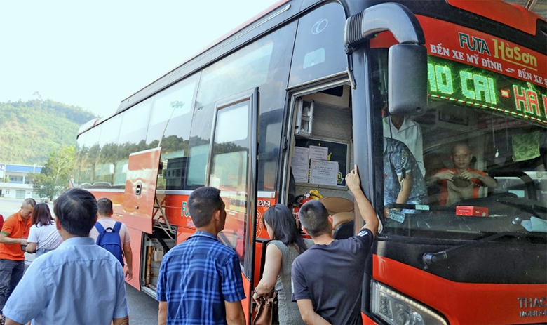 Kiểm so&aacute;t chặt xe chạy tuyến th&iacute; điểm H&agrave; Nội - Sa Pa - Ảnh 2.