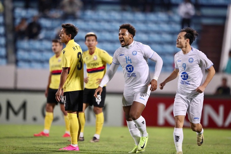 Lần đầu l&ecirc;n tuyển Việt Nam, sao nhập tịch được đồng đội dặn l&agrave;m điều n&agrave;y- Ảnh 1.