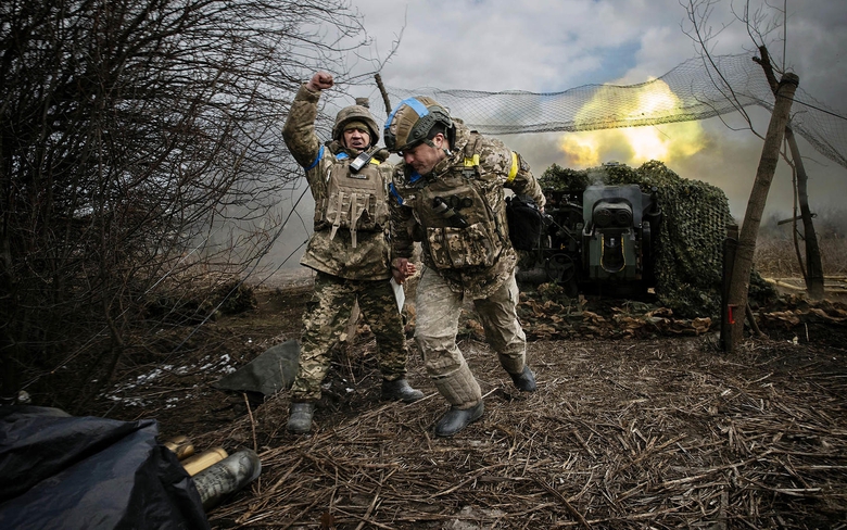 Ngoại trưởng Mỹ Blinken k&ecirc;u gọi Ukraine hạ độ tuổi tuyển qu&acirc;n