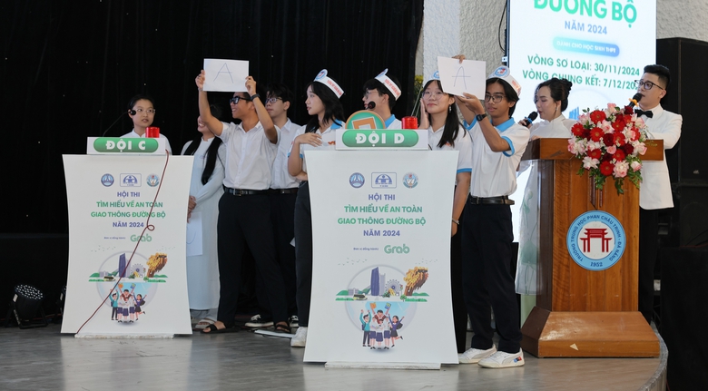 Đ&agrave; Nẵng: X&acirc;y dựng m&ocirc;i trường giao th&ocirc;ng văn minh từ việc tuy&ecirc;n truyền ATGT cho học sinh- Ảnh 1.