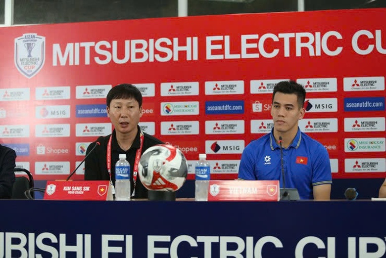 HLV Kim Sang-sik chỉ ra điểm đặc biệt gi&uacute;p tuyển Việt Nam đại thắng L&agrave;o- Ảnh 1.