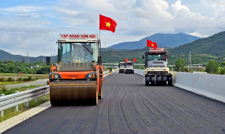 Gấp r&uacute;t giải ng&acirc;n vốn giao th&ocirc;ng cuối năm- Ảnh 1.