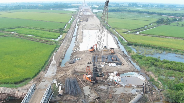Bộ trưởng Trần Hồng Minh: Hoàn thành cao tốc Cần Thơ - Cà Mau trong năm 2025- Ảnh 4. Bộ trưởng Trần Hồng Minh: Hoàn thành cao tốc Cần Thơ - Cà Mau trong năm 2025- Ảnh 4.