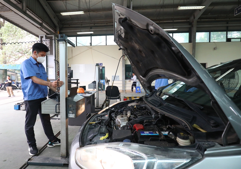 Mua &ocirc; t&ocirc; mới ở H&agrave; Nội đi về tỉnh kh&aacute;c đăng k&yacute; xe c&oacute; cần đăng kiểm?- Ảnh 1.