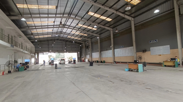 Trung tâm đăng kiểm thông thoáng bất ngờ ngày đầu làm việc sau nghỉ Tết- Ảnh 2. Trung tâm đăng kiểm thông thoáng bất ngờ ngày đầu làm việc sau nghỉ Tết- Ảnh 2.
