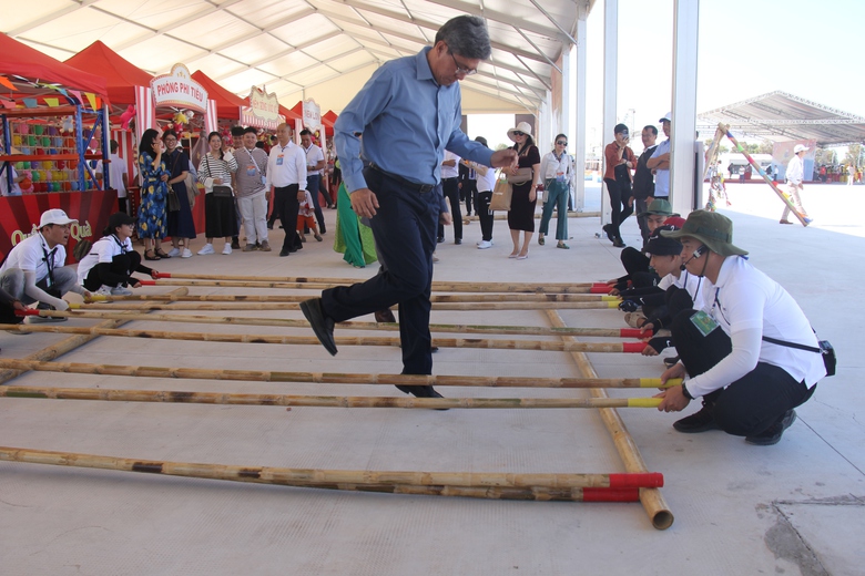 B&igrave;nh Thuận đ&oacute;n hơn 200.000 kh&aacute;ch du lịch trong 5 ng&agrave;y Tết Gi&aacute;p Th&igrave;n- Ảnh 3.