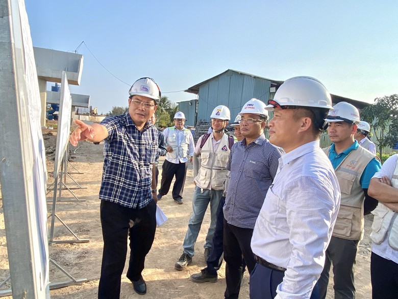 Tăng tốc thi c&ocirc;ng Cầu Rạch Miễu 2 sau Tết- Ảnh 7.