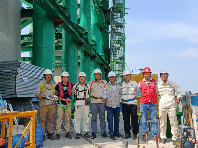 Tăng tốc thi c&ocirc;ng Cầu Rạch Miễu 2 sau Tết- Ảnh 8.