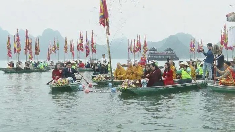 Hội ch&ugrave;a Tam Ch&uacute;c, đi thế n&agrave;o khi gặp &ugrave;n tắc?- Ảnh 4.