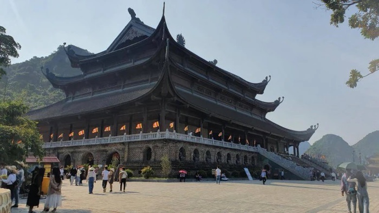 Hội ch&ugrave;a Tam Ch&uacute;c, đi thế n&agrave;o khi gặp &ugrave;n tắc?- Ảnh 8.