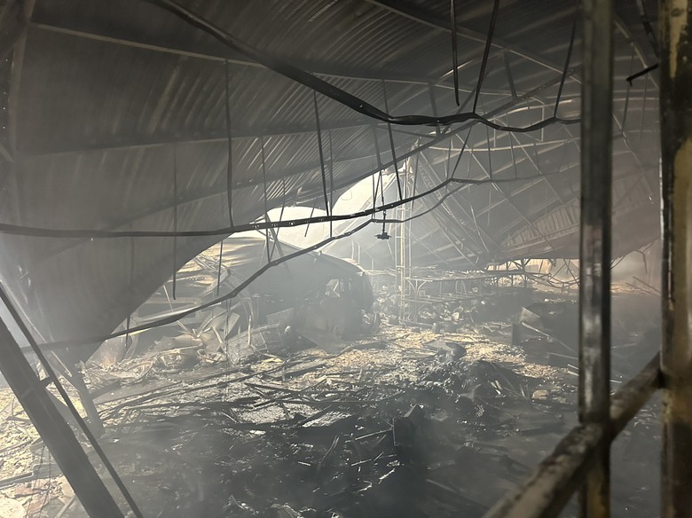 Ch&aacute;y lớn si&ecirc;u thị điện m&aacute;y mới khai trương ở Hải Ph&ograve;ng- Ảnh 2.