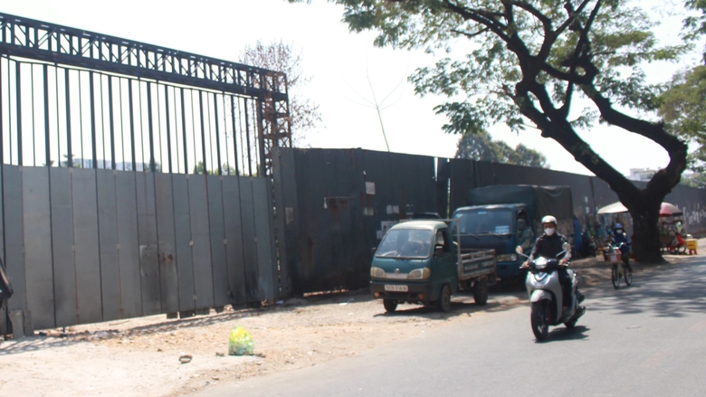 Đường v&agrave;o nh&agrave; ga T3 T&acirc;n Sơn Nhất rộng 10m vẫn im l&igrave;m khiến người d&acirc;n sốt ruột- Ảnh 6.