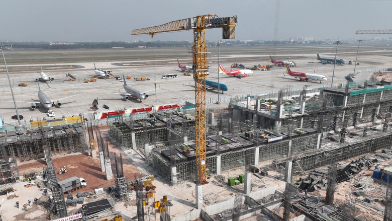 Đường v&agrave;o nh&agrave; ga T3 T&acirc;n Sơn Nhất rộng 10m vẫn im l&igrave;m khiến người d&acirc;n sốt ruột- Ảnh 8.