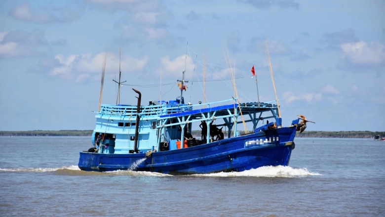 Bắt nh&oacute;m người d&ugrave;ng s&uacute;ng bắn người tr&ecirc;n biển- Ảnh 1.