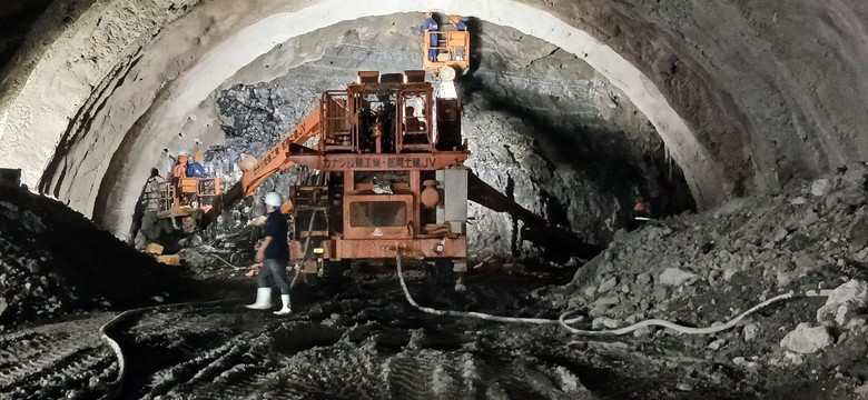 Đẩy nhanh thủ tục vật liệu, thúc tiến độ thi công cao tốc qua Phú Yên- Ảnh 5. Đẩy nhanh thủ tục vật liệu, thúc tiến độ thi công cao tốc qua Phú Yên- Ảnh 5.