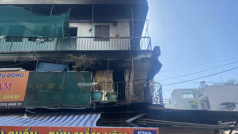 Ch&aacute;y lớn ở TP.HCM, 1 ng&ocirc;i nh&agrave; v&agrave; 3 ki-ốt bị thi&ecirc;u rụi- Ảnh 3.