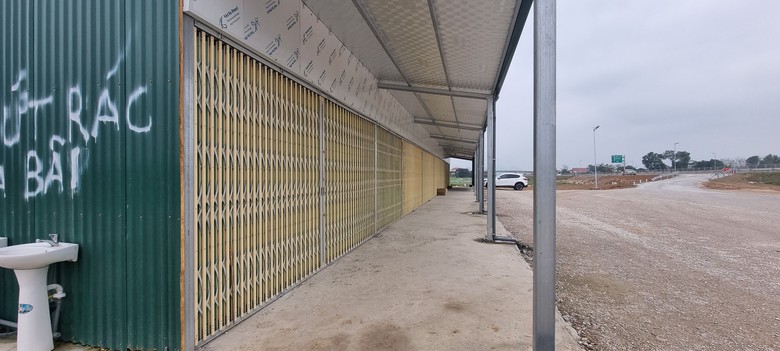 X&acirc;y trạm dừng nghỉ tạm đầu ti&ecirc;n tr&ecirc;n cao tốc Bắc - Nam- Ảnh 7.