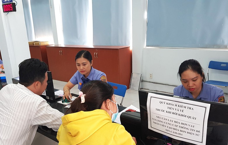 Kh&aacute;ch đổi, trả v&eacute; t&agrave;u Tết cần lưu &yacute; g&igrave;?- Ảnh 1.