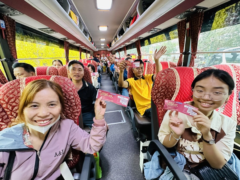 Ấm &aacute;p những chuyến xe nghĩa t&igrave;nh đưa c&ocirc;ng nh&acirc;n về qu&ecirc; đ&oacute;n Tết- Ảnh 8.