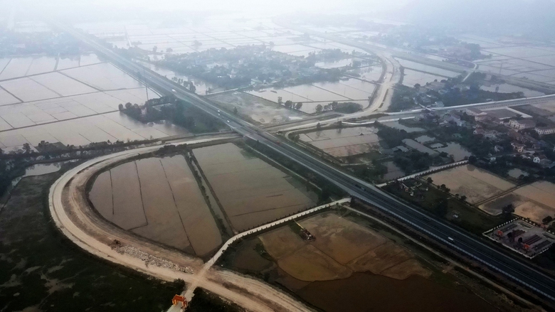 C&ocirc;ng trường đường h&agrave;nh lang Đ&ocirc;ng T&acirc;y 3.600 tỷ đồng của H&agrave; Nam ng&agrave;y cận Tết- Ảnh 6.