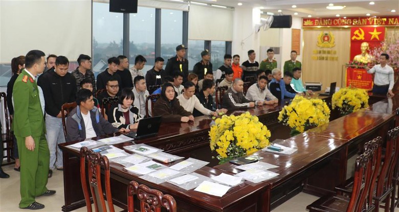 M&aacute;nh kh&oacute;e chiếm đoạt 200 tỷ của 32 người giả danh c&ocirc;ng an, viện kiểm s&aacute;t- Ảnh 1.