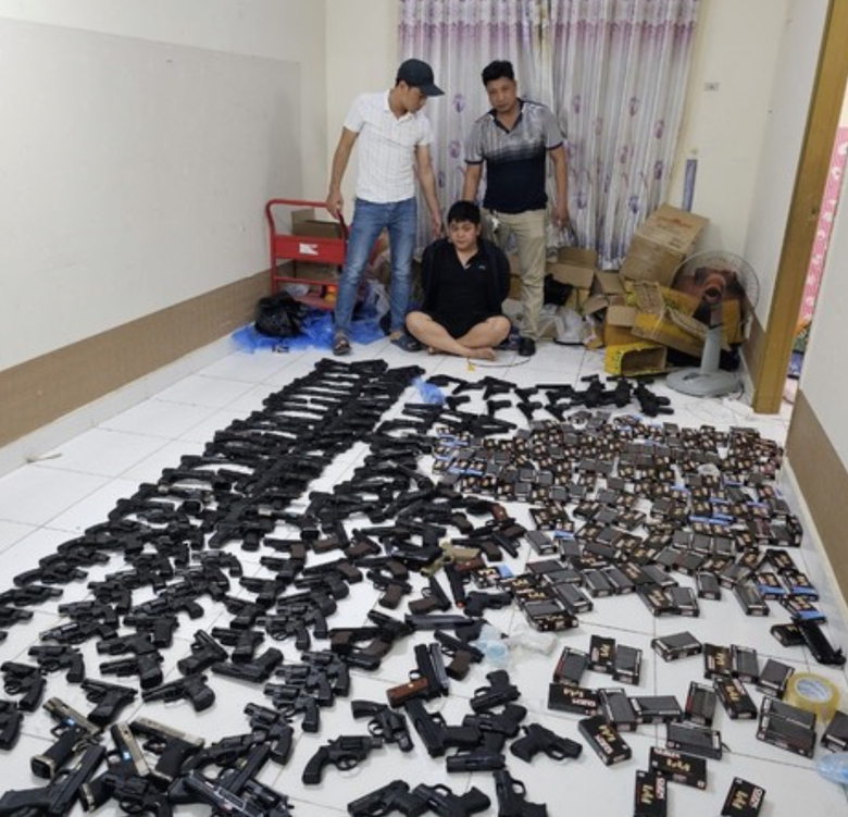 Triệt ph&aacute; đường d&acirc;y bu&ocirc;n s&uacute;ng đạn từ Th&aacute;i Lan về TP.HCM- Ảnh 2.