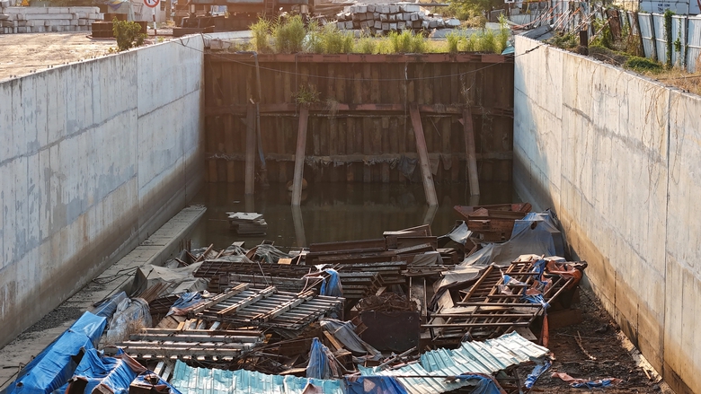 TP.HCM: Xe m&aacute;y &ldquo;l&agrave;m xiếc&rdquo;, &ocirc; t&ocirc; 