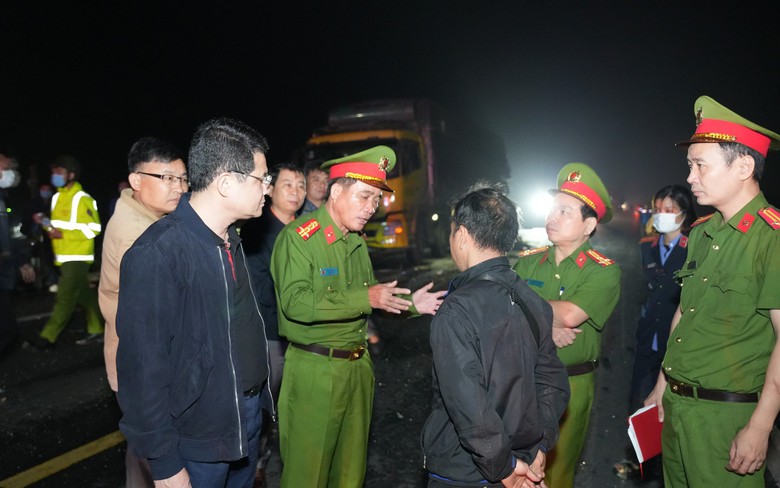 Khẩn trương khắc phục hậu quả vụ tai nạn 2 người tử vong tr&ecirc;n cao tốc Cam Lộ - La Sơn