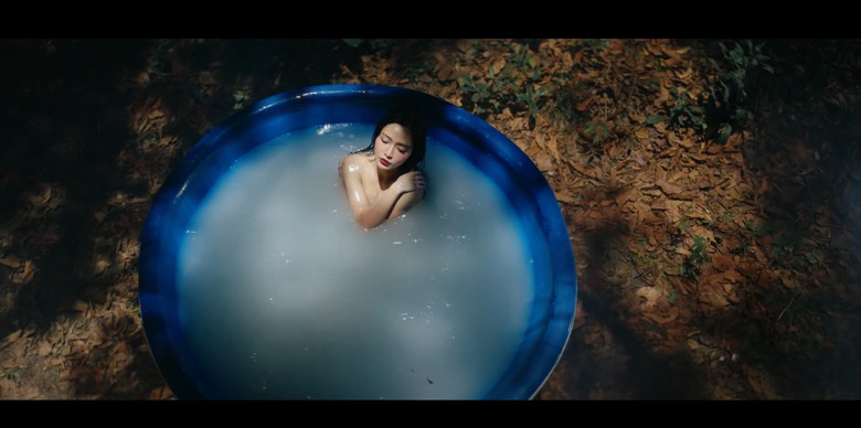 Trở lại c&ugrave;ng thời điểm, cả Sơn T&ugrave;ng v&agrave; B&iacute;ch Phường đều bị nhận x&eacute;t 