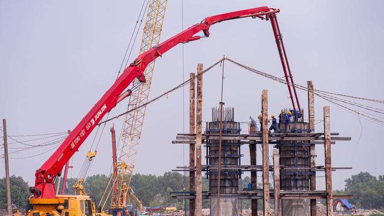 Nhộn nhịp thi c&ocirc;ng tuyến nối s&acirc;n bay Long Th&agrave;nh giữa nắng n&oacute;ng- Ảnh 6.