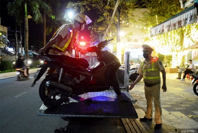 Vi phạm nồng độ cồn bị giữ xe, có phải nộp phí?- Ảnh 1. Vi phạm nồng độ cồn bị giữ xe, có phải nộp phí?- Ảnh 1.
