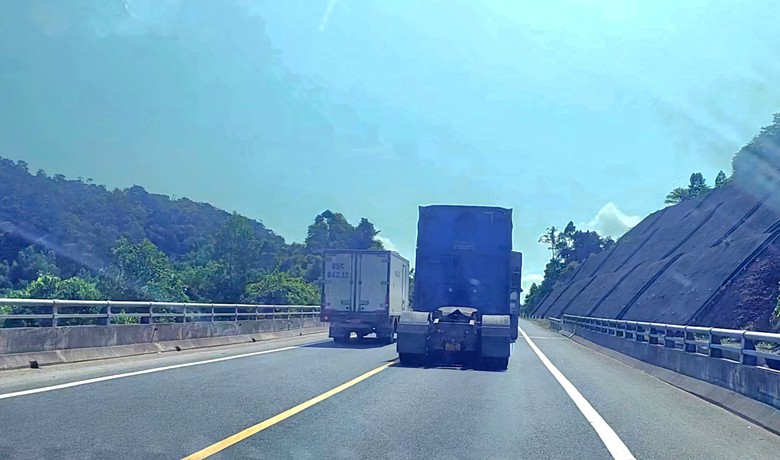 Cả ngh&igrave;n &ocirc; t&ocirc; vi phạm tốc độ, vượt ẩu tr&ecirc;n tuyến La Sơn - H&ograve;a Li&ecirc;n- Ảnh 1.