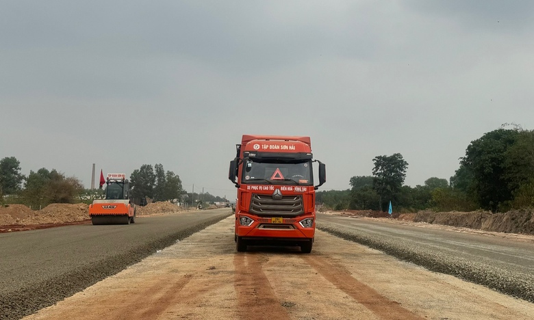 Đồng Nai cam kết giao đủ mặt bằng l&agrave;m cao tốc Bi&ecirc;n H&ograve;a - Vũng T&agrave;u trong th&aacute;ng 6- Ảnh 4.