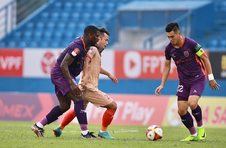 Nỗi lo của HLV Troussier bất ngờ trở thành hy vọng cho đội tuyển Việt Nam- Ảnh 1. Nỗi lo của HLV Troussier bất ngờ trở thành hy vọng cho đội tuyển Việt Nam- Ảnh 1.