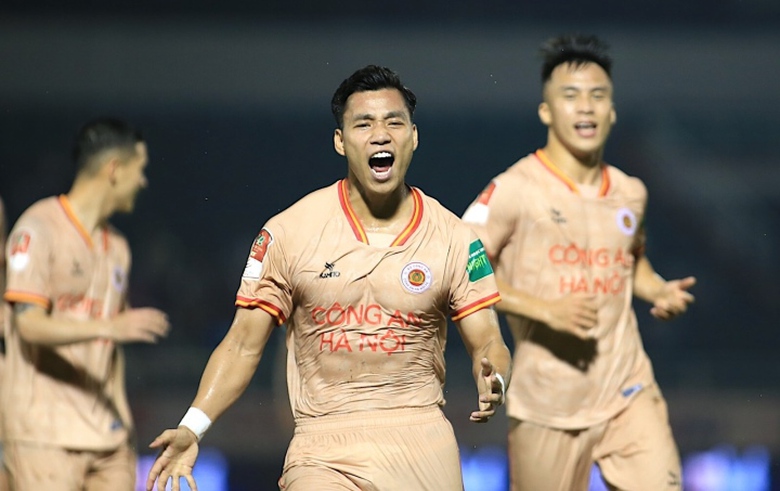 &ldquo;M&aacute;y chạy&rdquo; thời thầy Park b&aacute;o tin k&eacute;m vui cho HLV Troussier- Ảnh 1.