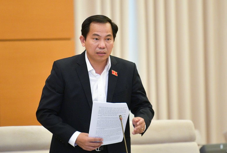 Ủy ban Thường vụ Quốc hội cho ý kiến hoàn thiện dự thảo Luật Đường bộ- Ảnh 2. Ủy ban Thường vụ Quốc hội cho ý kiến hoàn thiện dự thảo Luật Đường bộ- Ảnh 2.